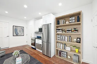 Rented by R New York