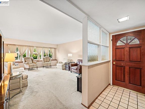 3rd image of 748 Cornell Dr