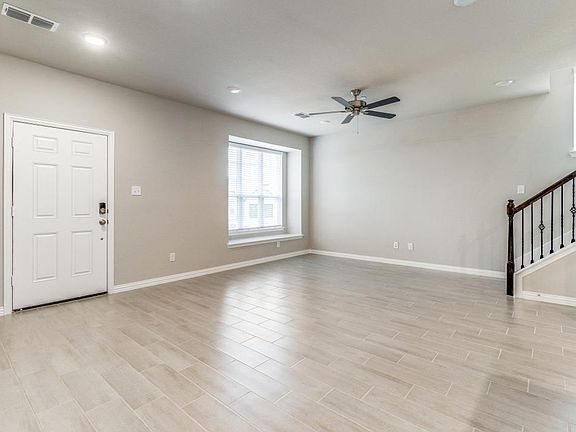 2nd image of 3740 Paradise Way