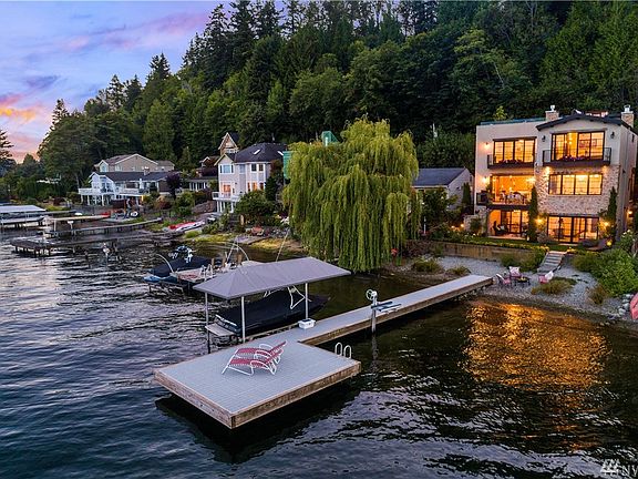 2nd image of 1600 W Lake Sammamish Pkwy NE