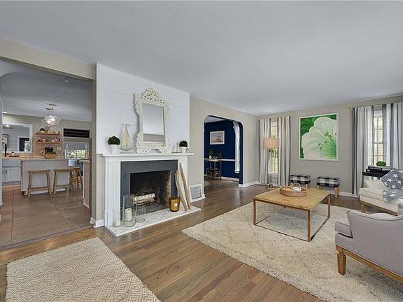 2nd image of 20060 Parkview Ave