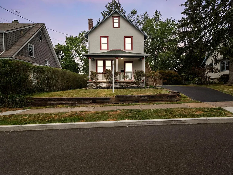 10 E Marthart Ave #2 — Photo 2
