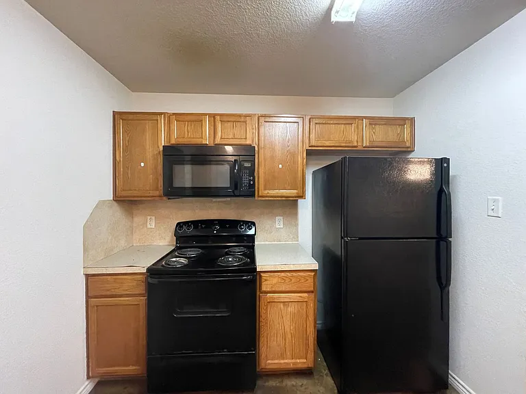 4006 Cambridge Dr — Photo 6