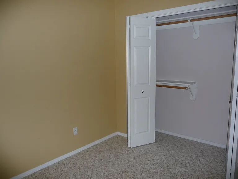 2053 W Park Ct NW — Photo 17