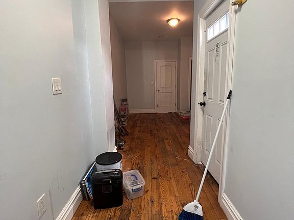 5th image of 1264 Findlay Ave Floor 1