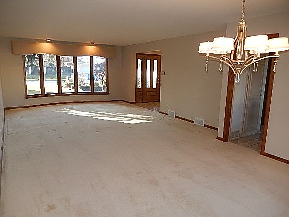 3rd image of 6626 W Wyandot Dr