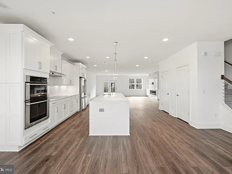 44824 Tiverton Sq — Photo 16