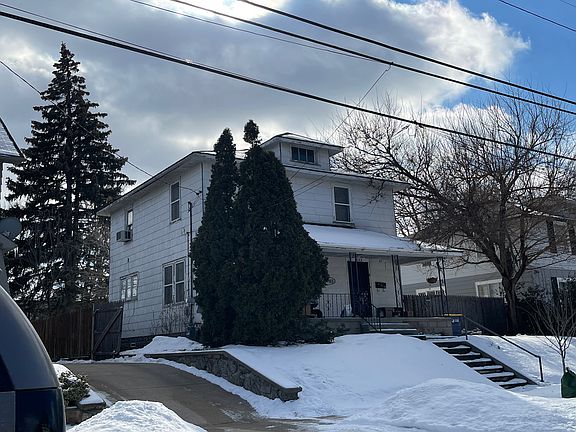 3rd image of 1052 Evergreen St SE