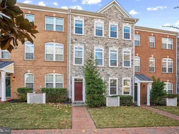 4304 Edosomwan Ln, Fairfax, VA 22030