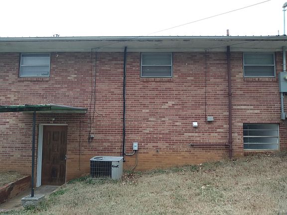 2nd image of 1210 Walnut Dr