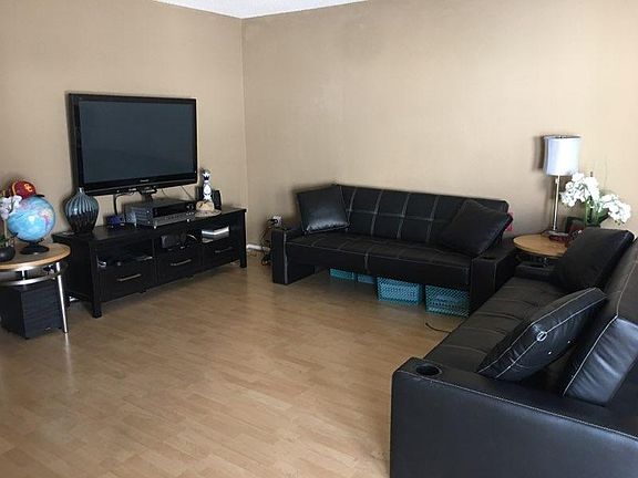 5th image of 3705 New York St