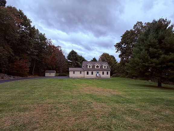 3rd image of 361 Hallet Rd