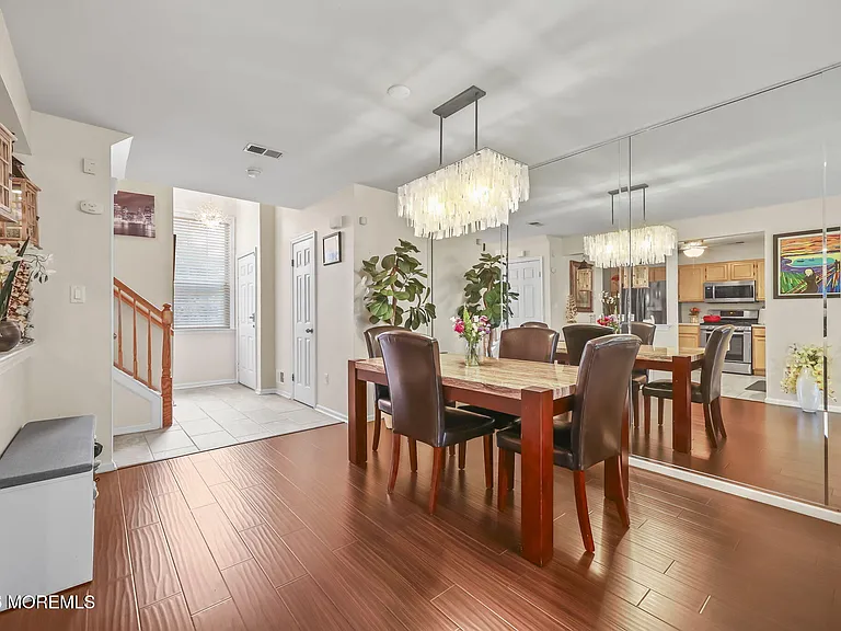 761 Banyan Ct — Photo 6