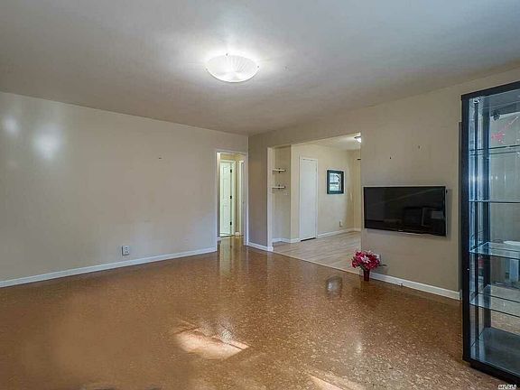 4th image of 24957 60th Ave #139