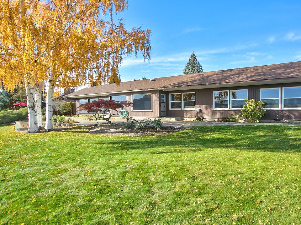 1st image of 207 Hillcrest Dr