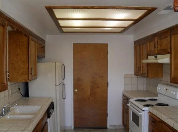 2 bed, 1000 sqft, $1,750 — Photo 3