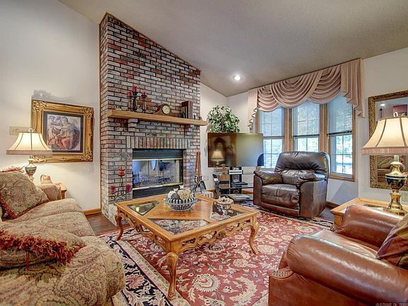 4th image of 117 Pebble Beach Ct