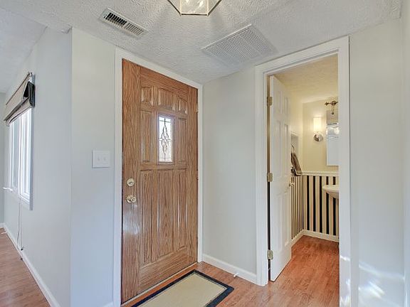 3rd image of 542 Cielo Vista Dr
