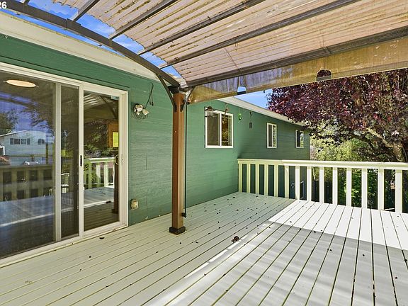 2nd image of 2080 SE Kelly Ave