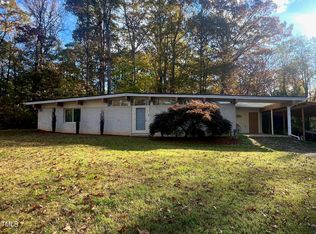 2212 Lakeshore Dr, Raleigh, NC 27604