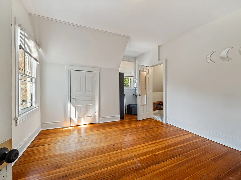 627 Library Pl — Photo 9