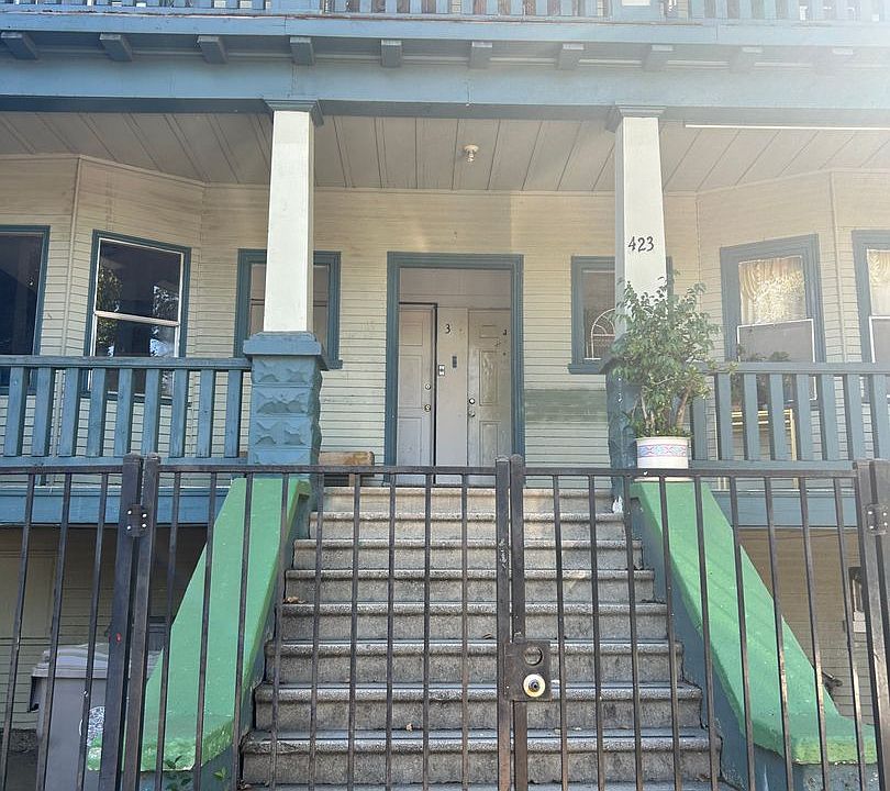 1st image of 423 13th St APT 1