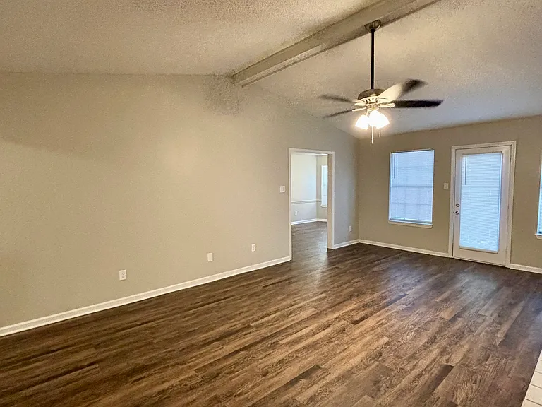 3 Eastwood Ct — Photo 2