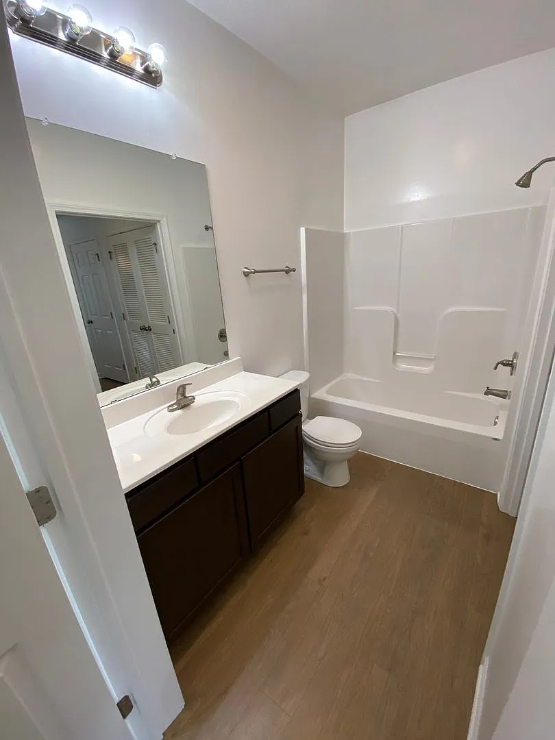 1 bedroom close to UCM Campus in Warrensburg! — Photo 2
