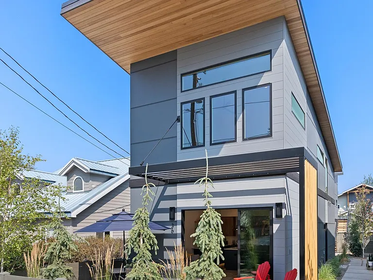 36 SW Roosevelt Ave — Photo 40