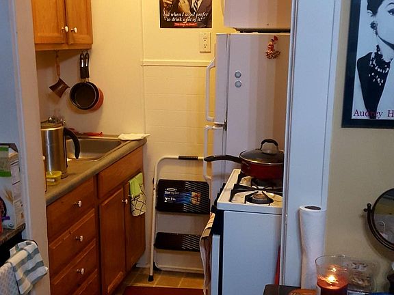 2nd image of 16 Grove St #5