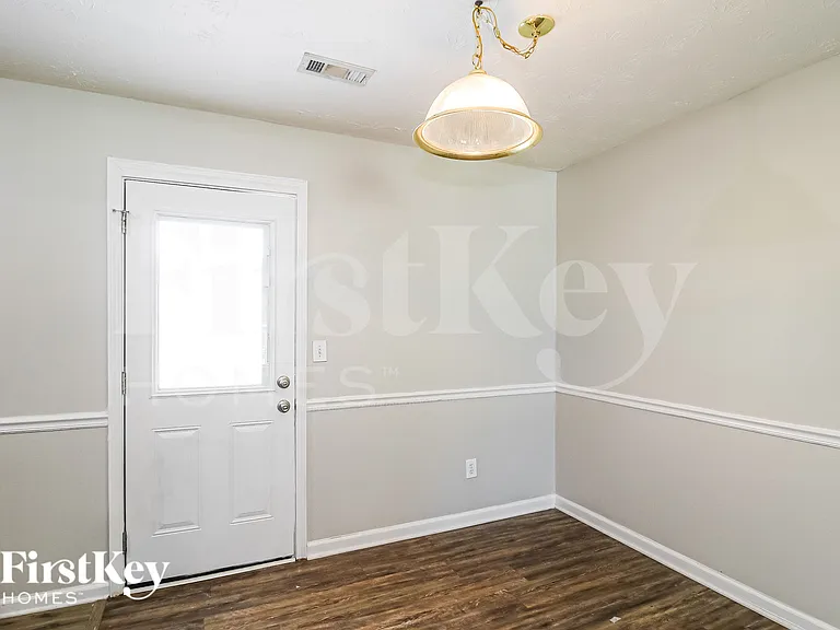 420 Underwood Ct — Photo 6