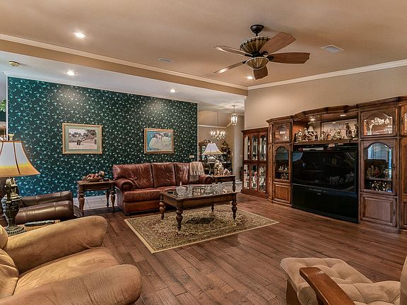 5th image of 7804 Tripp Ave