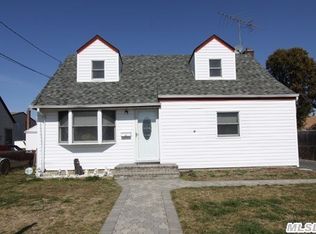 66 Nassau Ave, Plainview, NY 11803