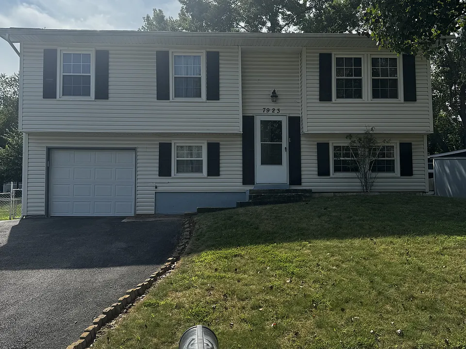 7923 Stone Hearth Rd