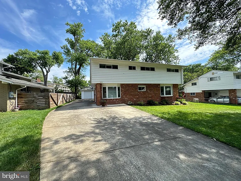 2304 McAuliffe Dr — Photo 2