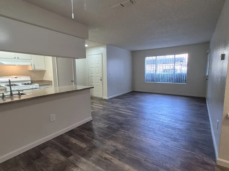Foxworth Apartments — Photo 29