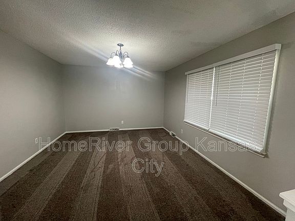 4th image of 11507 Manchester Ave