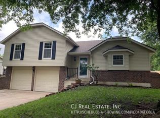 1604 SE Long Pl, Lees Summit, MO 64063
