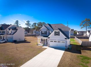 505 Admiral Bend Dr, Sneads Ferry, NC 28460
