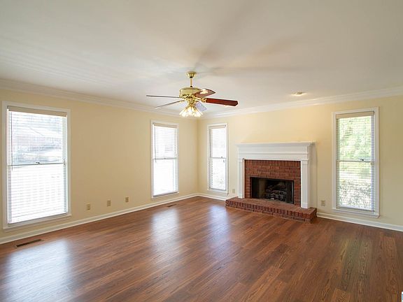 3rd image of 621 Tiffany Dr