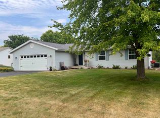 9339 Densmore Dr, Roscoe, IL 61073