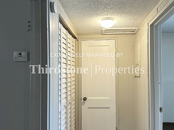 3rd image of 3050 Detroit Cir S