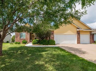 2321 S Cranbrook St, Wichita, KS 67207