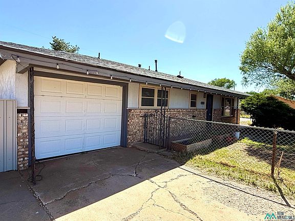 3rd image of 501 Circle Dr