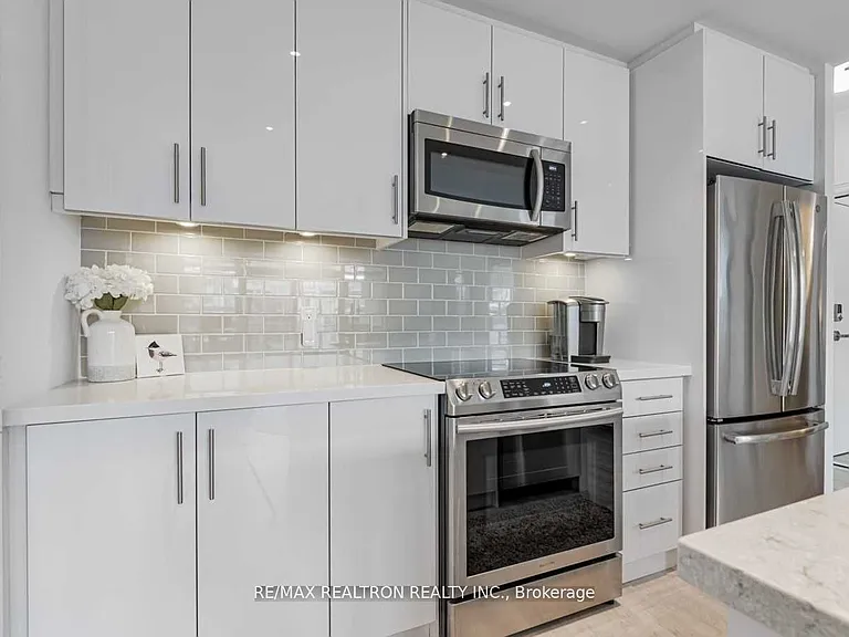 375 Sea Ray Ave #322 — Photo 4