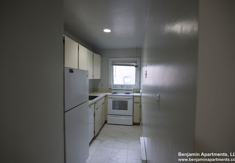 2nd image of 166 Botolph St #6