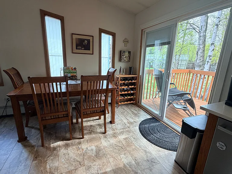 Dining room to outdoor patio