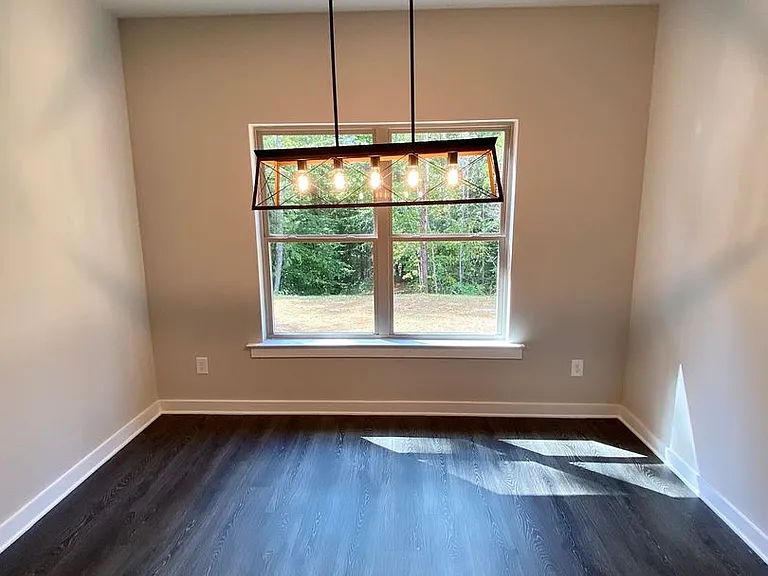 489 Andrew Dr — Photo 6