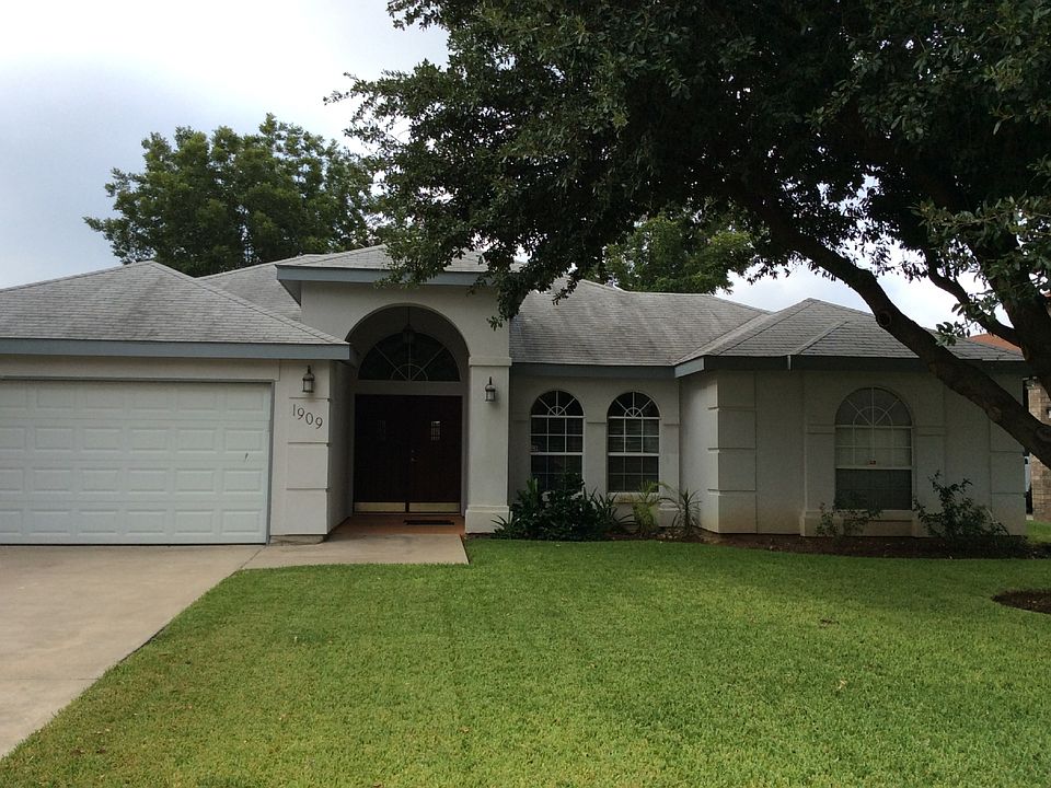 1st image of 1909 Woodland Dr