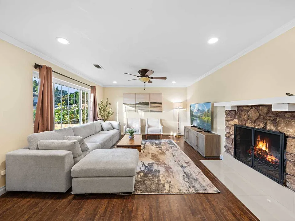 416 Camaritas Dr